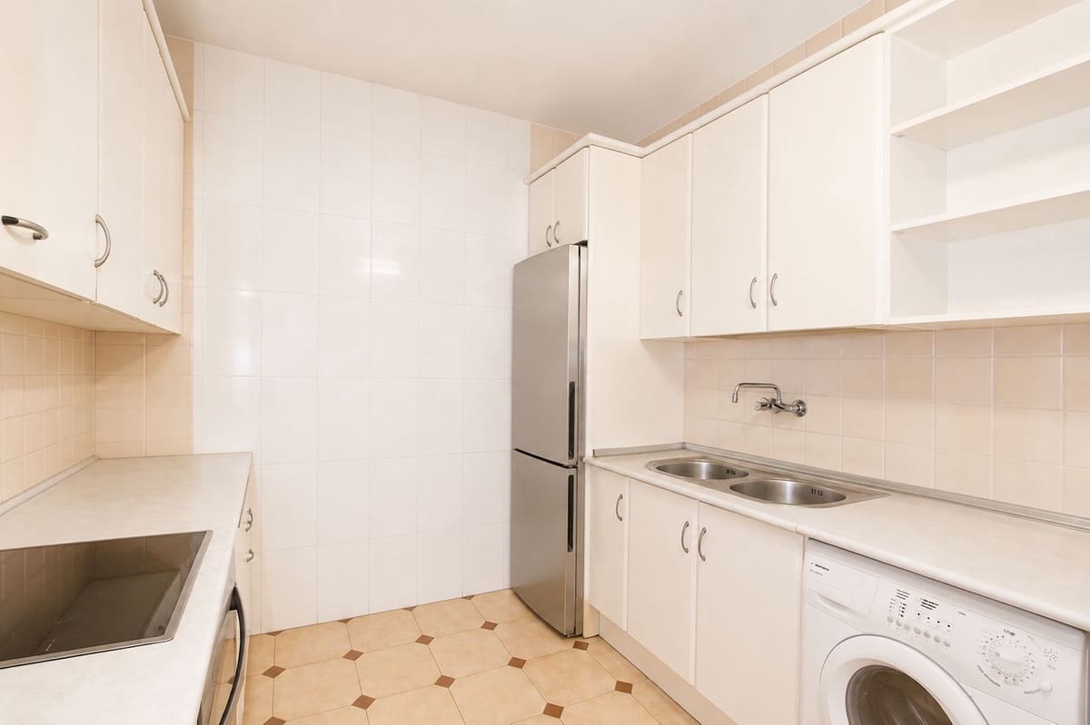 3 soveværelse Lejlighed til salg i Fuengirola med swimmingpool - € 425.000 (Ref: 9928640)