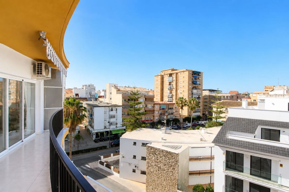 3 soveværelse Lejlighed til salg i Fuengirola med swimmingpool - € 425.000 (Ref: 9928640)