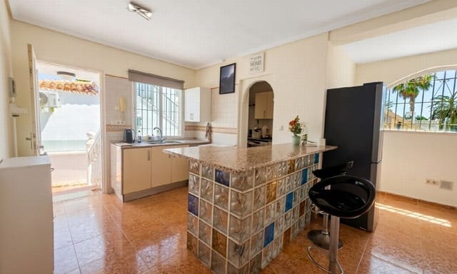 Chalet de 2 habitaciones en Zona Puerto Deportivo, Fuengirola en venta con piscina - 399.995 € (Ref: 9929052)