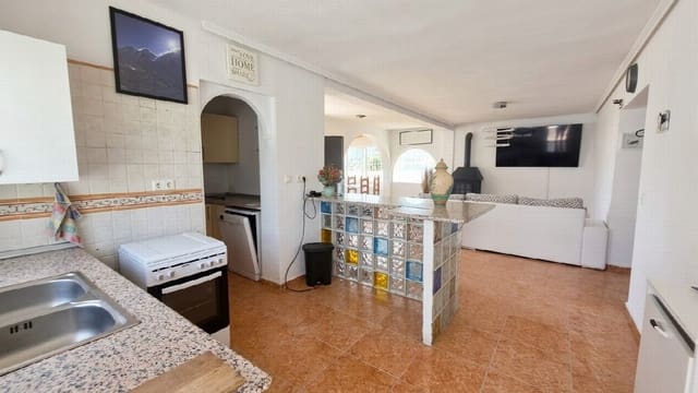 Chalet de 2 habitaciones en Zona Puerto Deportivo, Fuengirola en venta con piscina - 399.995 € (Ref: 9929052)