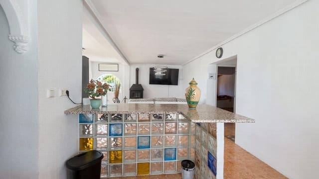 Chalet de 2 habitaciones en Zona Puerto Deportivo, Fuengirola en venta con piscina - 399.995 € (Ref: 9929052)