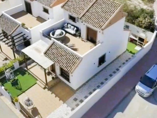 3 slaapkamer Villa te koop in Ciudad Quesada, Rojales met zwembad - € 350.000 (Ref: 9930405)