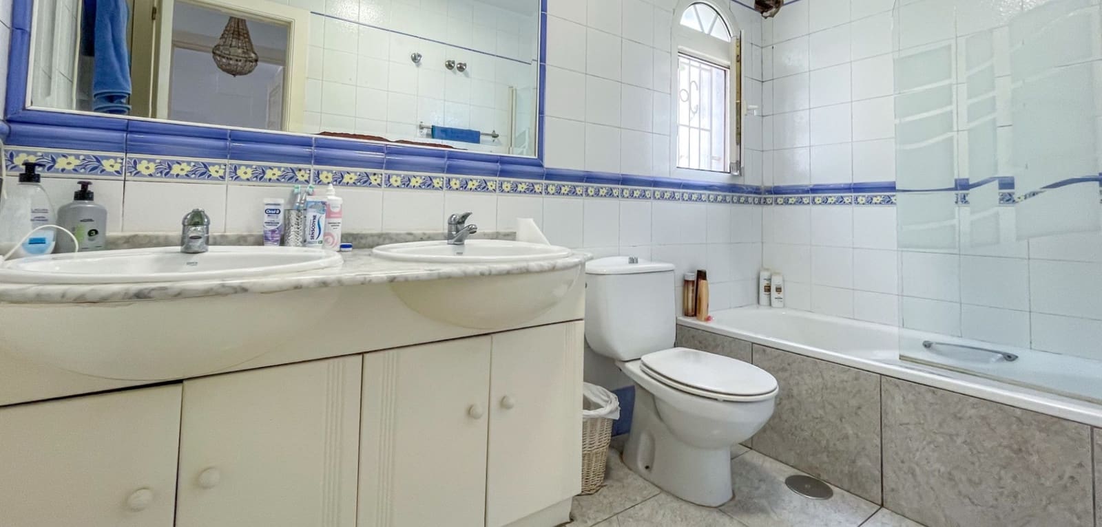 Casa de 4 habitaciones en Orihuela Costa en venta con piscina garaje - 295.000 € (Ref: 9930406)