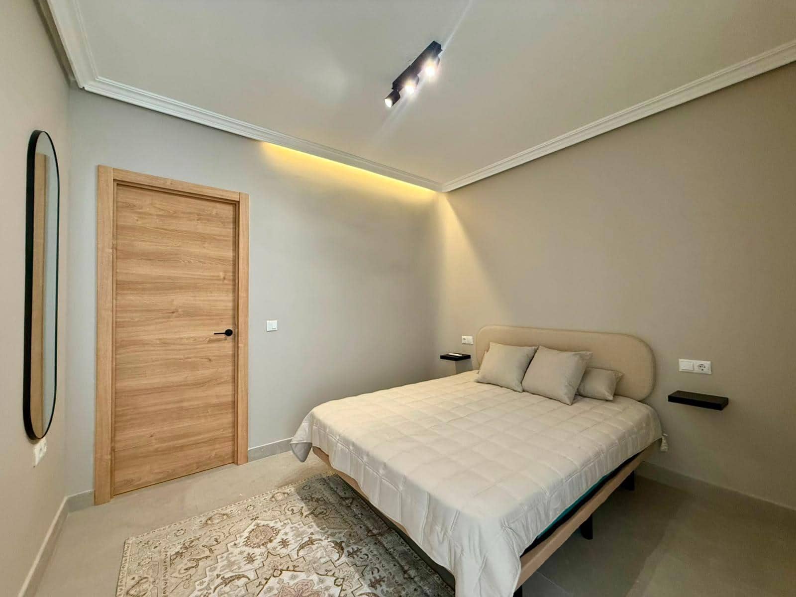 Apartamento de 2 habitaciones en Torrevieja en venta - 219.900 € (Ref: 9930407)