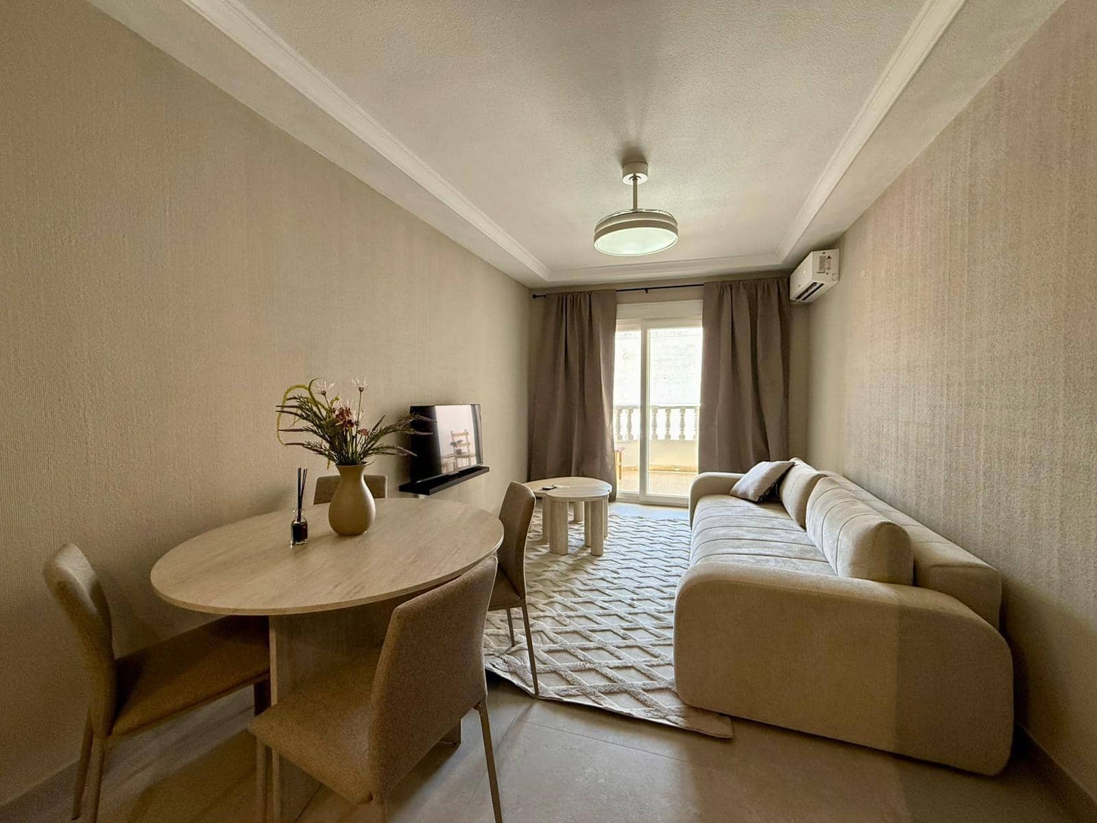 Apartamento de 2 habitaciones en Torrevieja en venta - 219.900 € (Ref: 9930407)