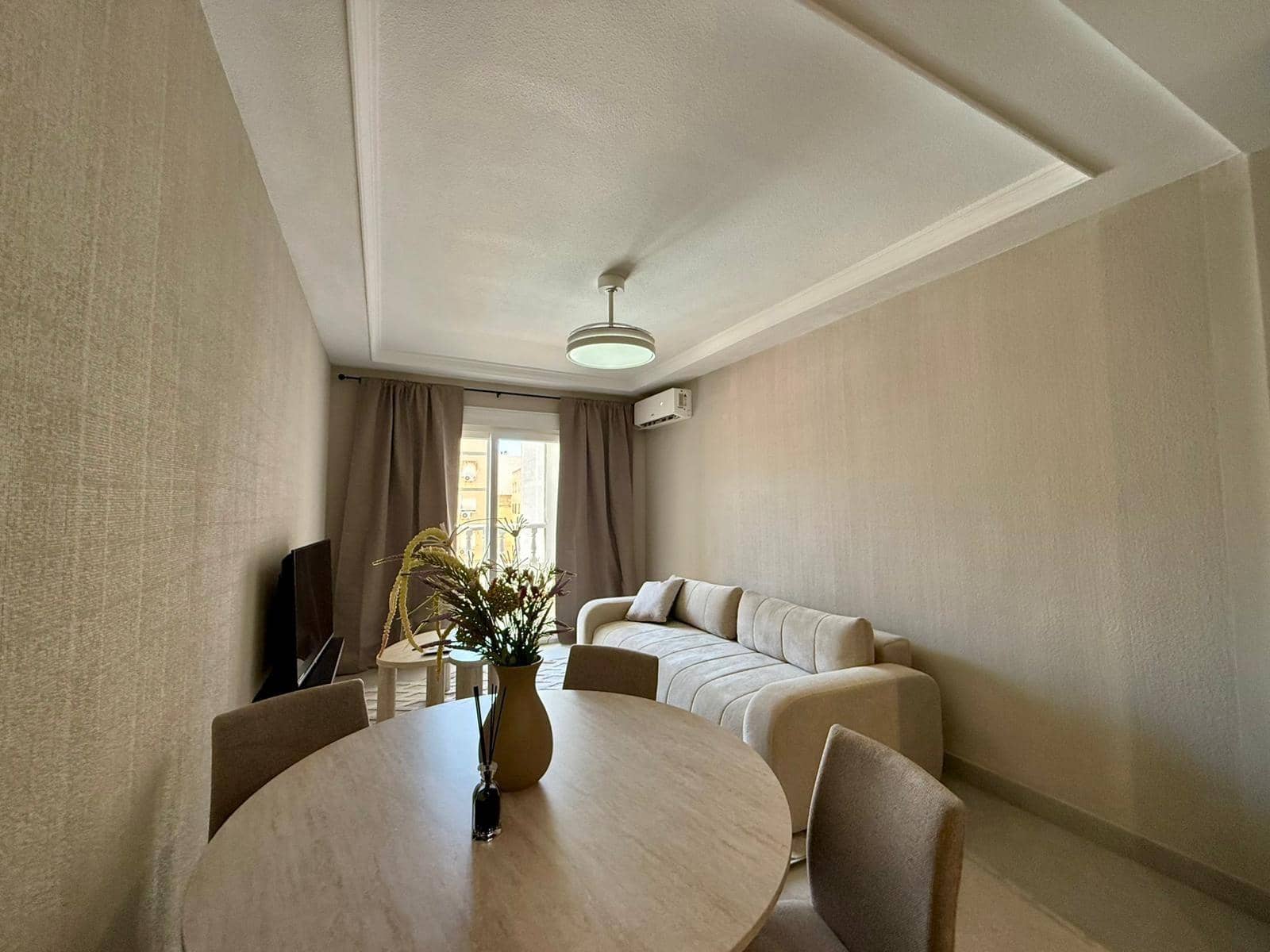 Apartamento de 2 habitaciones en Torrevieja en venta - 219.900 € (Ref: 9930407)