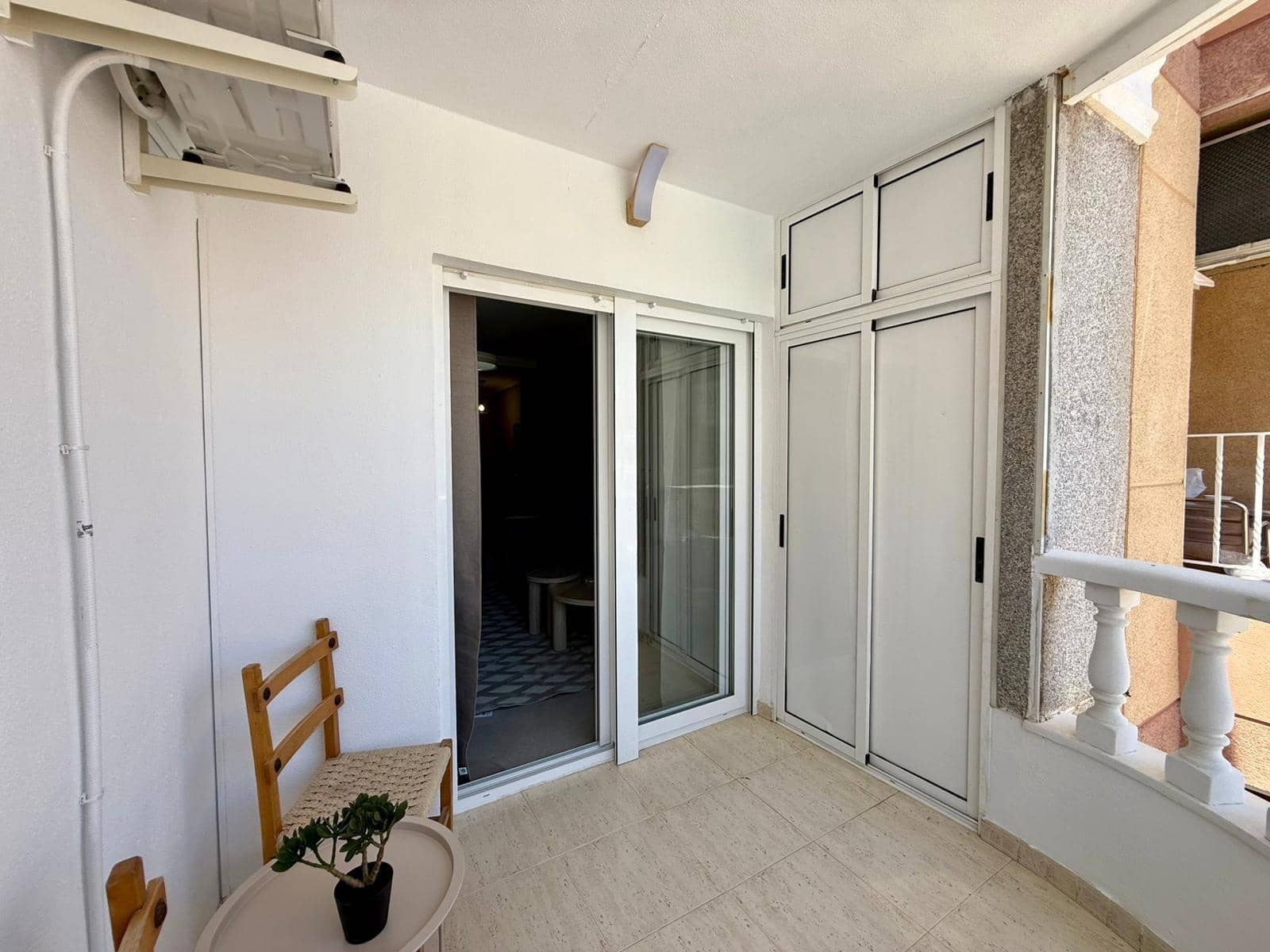 Apartamento de 2 habitaciones en Torrevieja en venta - 219.900 € (Ref: 9930407)