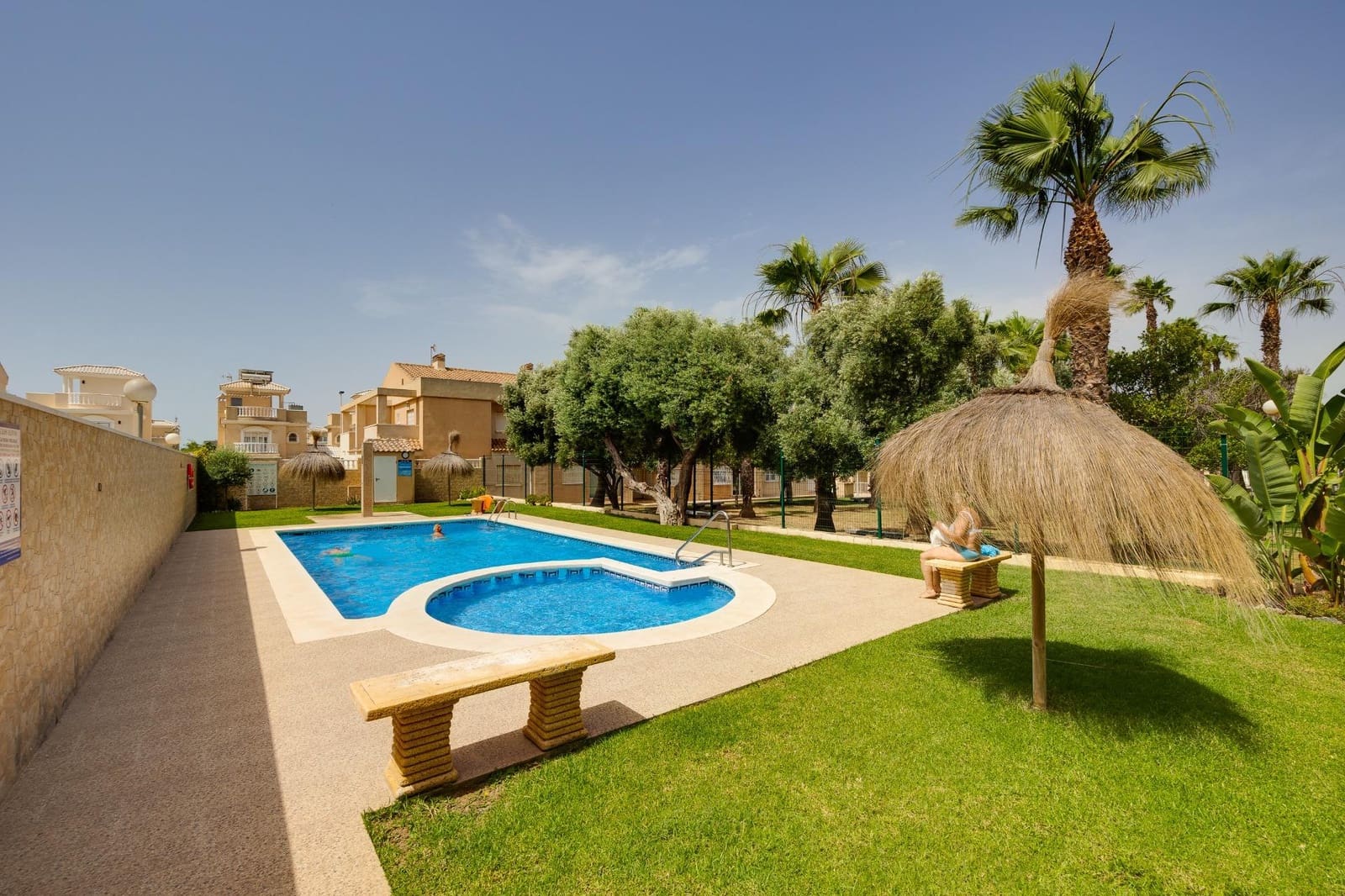 2 Zimmer Haus zu verkaufen in Torrevieja mit Pool - 185.000 € (Ref: 9930409)