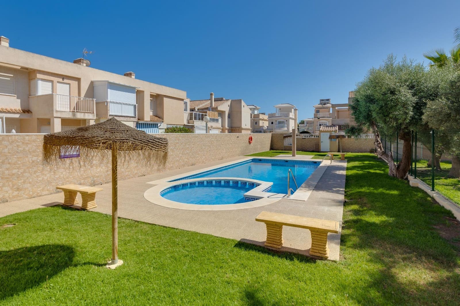 2 Zimmer Haus zu verkaufen in Torrevieja mit Pool - 185.000 € (Ref: 9930409)