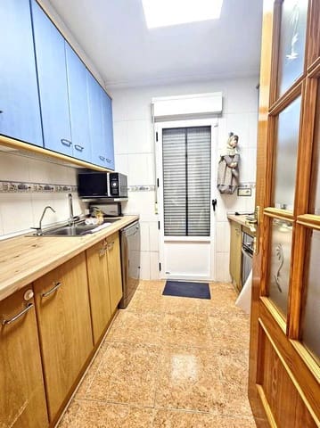 6 soverom Hus til salgs i Torrevieja med svømmebasseng garasje - € 279 900 (Ref: 9931319)