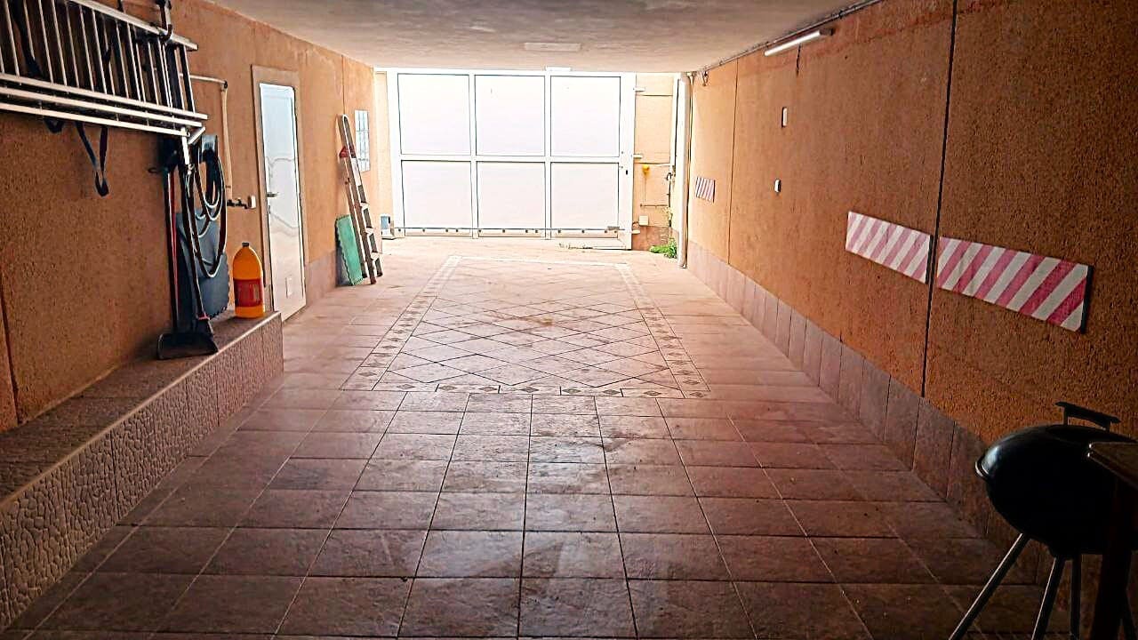 6 soverom Hus til salgs i Torrevieja med svømmebasseng garasje - € 279 900 (Ref: 9931319)