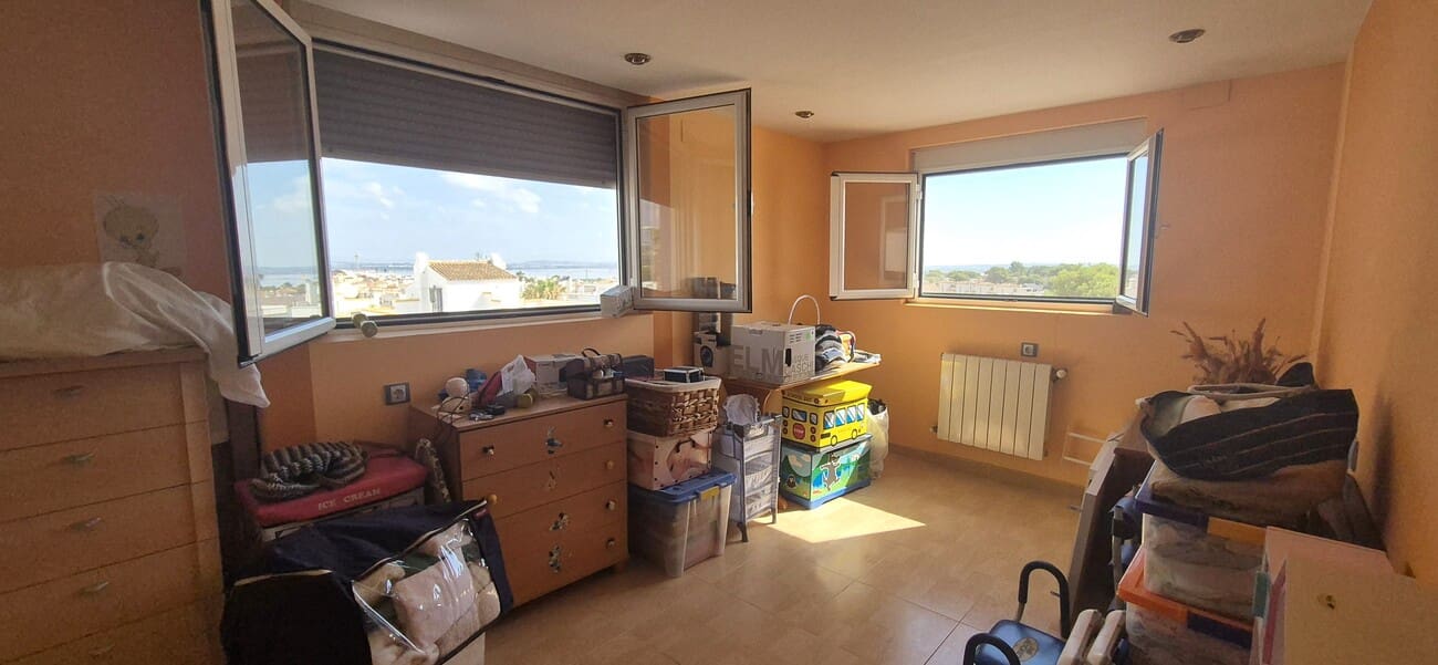 6 soverom Hus til salgs i Torrevieja med svømmebasseng garasje - € 279 900 (Ref: 9931319)