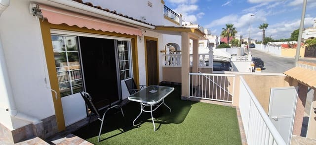6 soverom Hus til salgs i Torrevieja med svømmebasseng garasje - € 279 900 (Ref: 9931319)