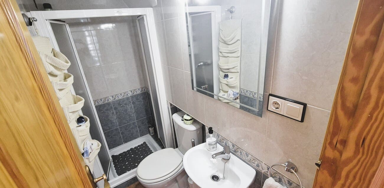 6 soverom Hus til salgs i Torrevieja med svømmebasseng garasje - € 279 900 (Ref: 9931319)
