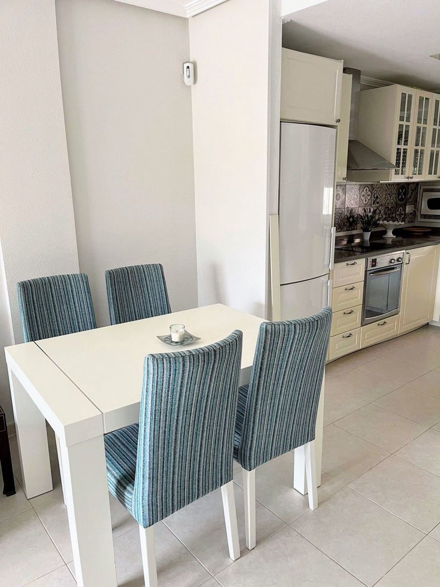 Apartamento de 2 habitaciones en Los Alcázares en venta con piscina - 224.000 € (Ref: 9936064)