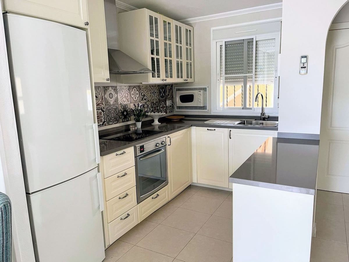 Apartamento de 2 habitaciones en Los Alcázares en venta con piscina - 224.000 € (Ref: 9936064)