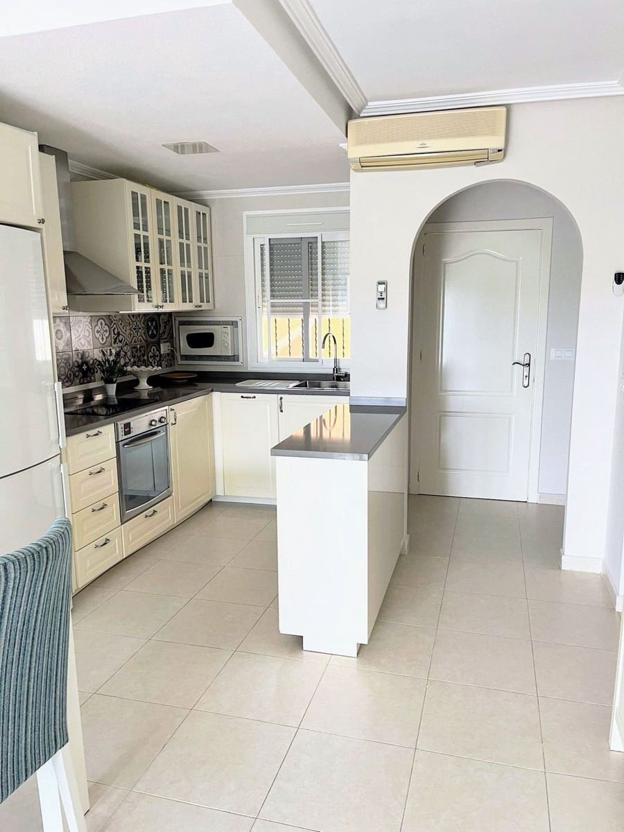 Apartamento de 2 habitaciones en Los Alcázares en venta con piscina - 224.000 € (Ref: 9936064)