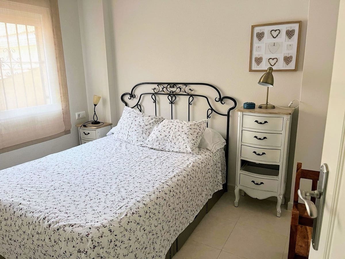 Apartamento de 2 habitaciones en Los Alcázares en venta con piscina - 224.000 € (Ref: 9936064)