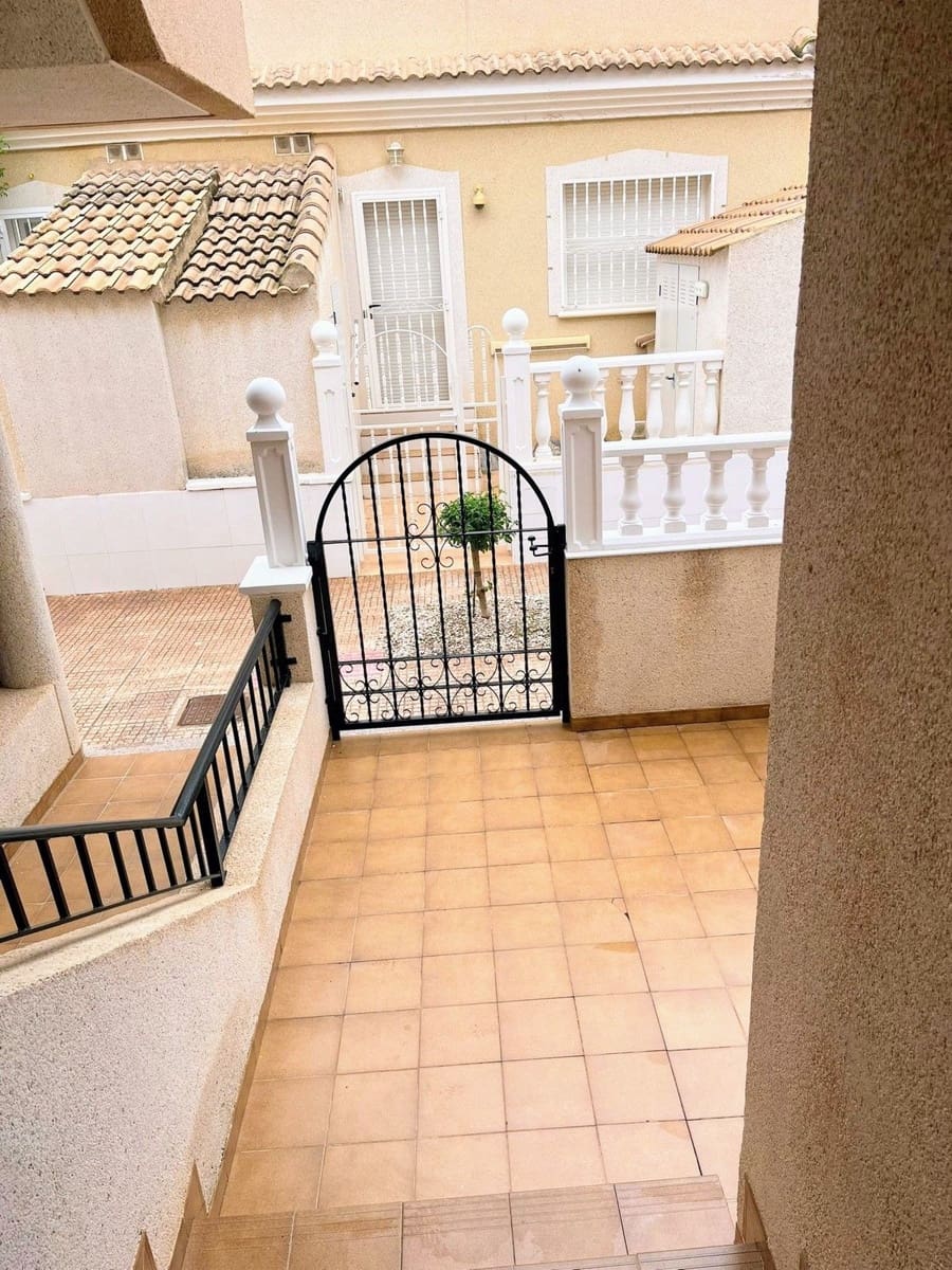 Apartamento de 2 habitaciones en Los Alcázares en venta con piscina - 224.000 € (Ref: 9936064)