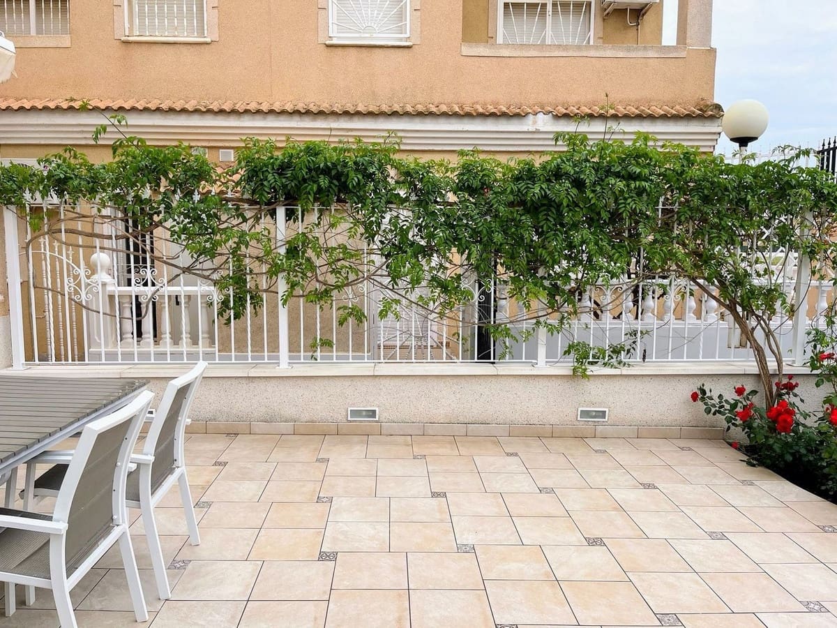 Apartamento de 2 habitaciones en Los Alcázares en venta con piscina - 224.000 € (Ref: 9936064)