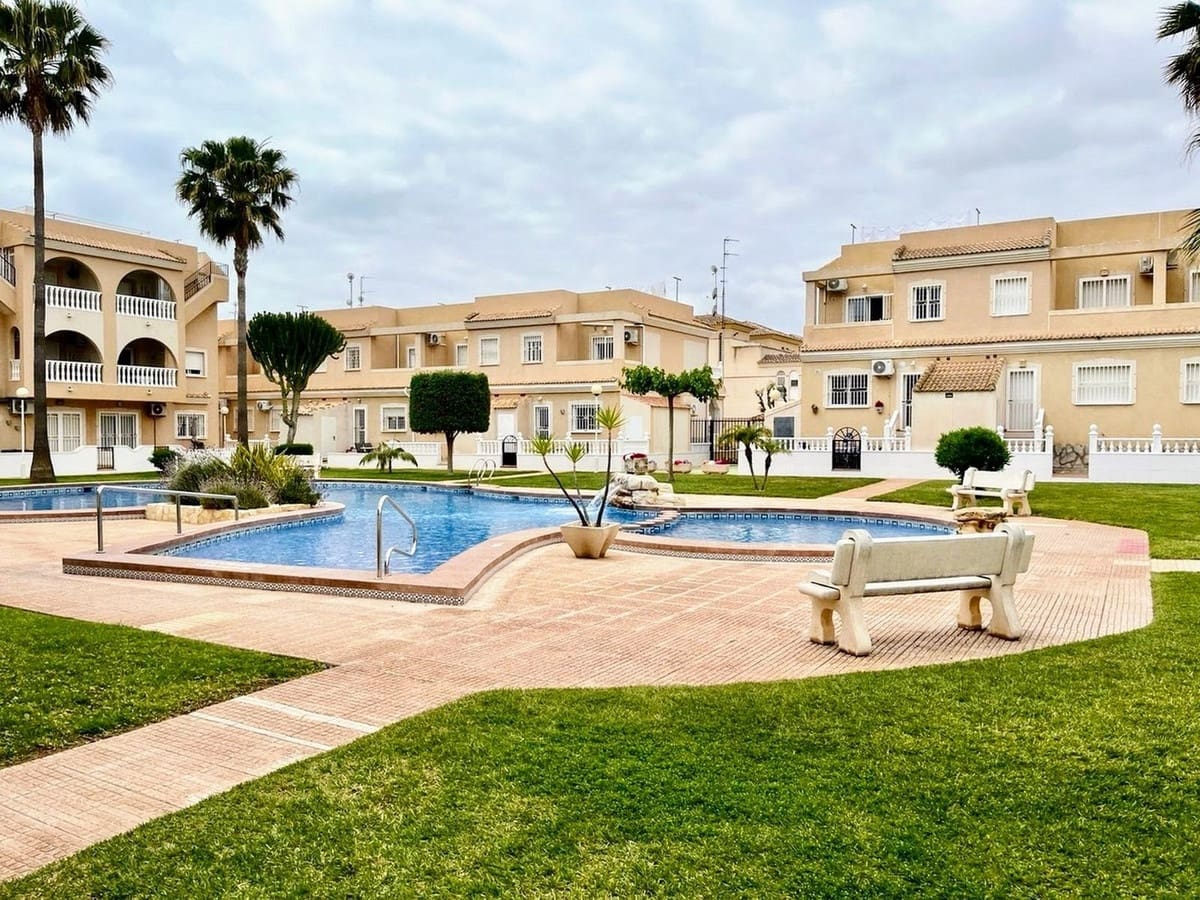 Apartamento de 2 habitaciones en Los Alcázares en venta con piscina - 224.000 € (Ref: 9936064)