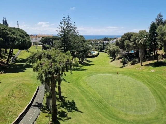 2 soverom Leilighet til salgs i Cabopino, Marbella med svømmebasseng garasje - € 285 000 (Ref: 9937843)