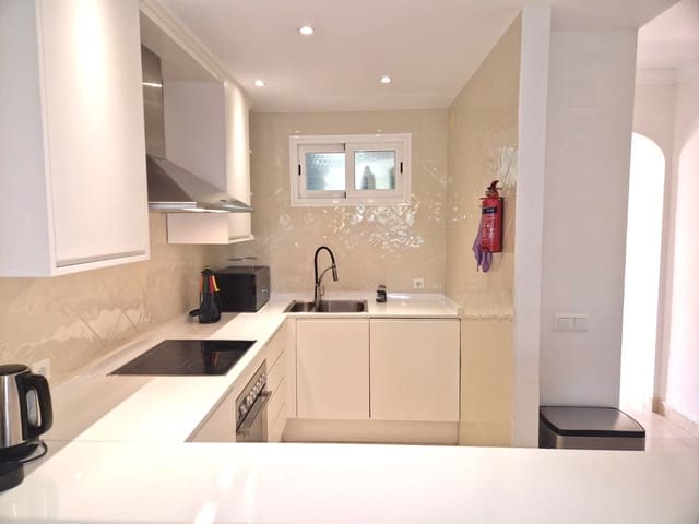 2 chambre Appartement à vendre à Elviria, Marbella - 375 000 € (Ref: 9937850)