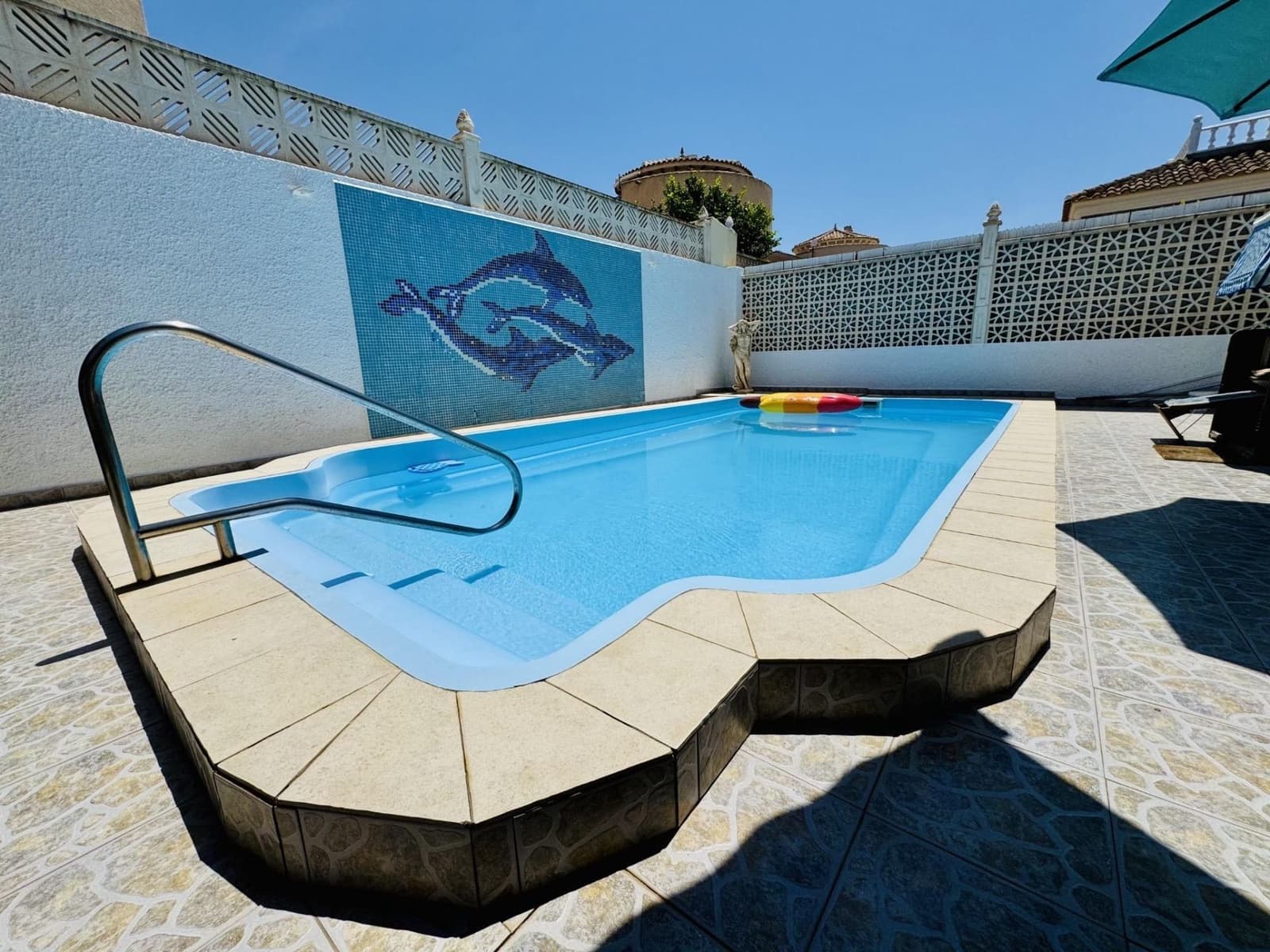 2 Zimmer Villa zu verkaufen in Torrevieja mit Pool - 315.000 € (Ref: 9937856)