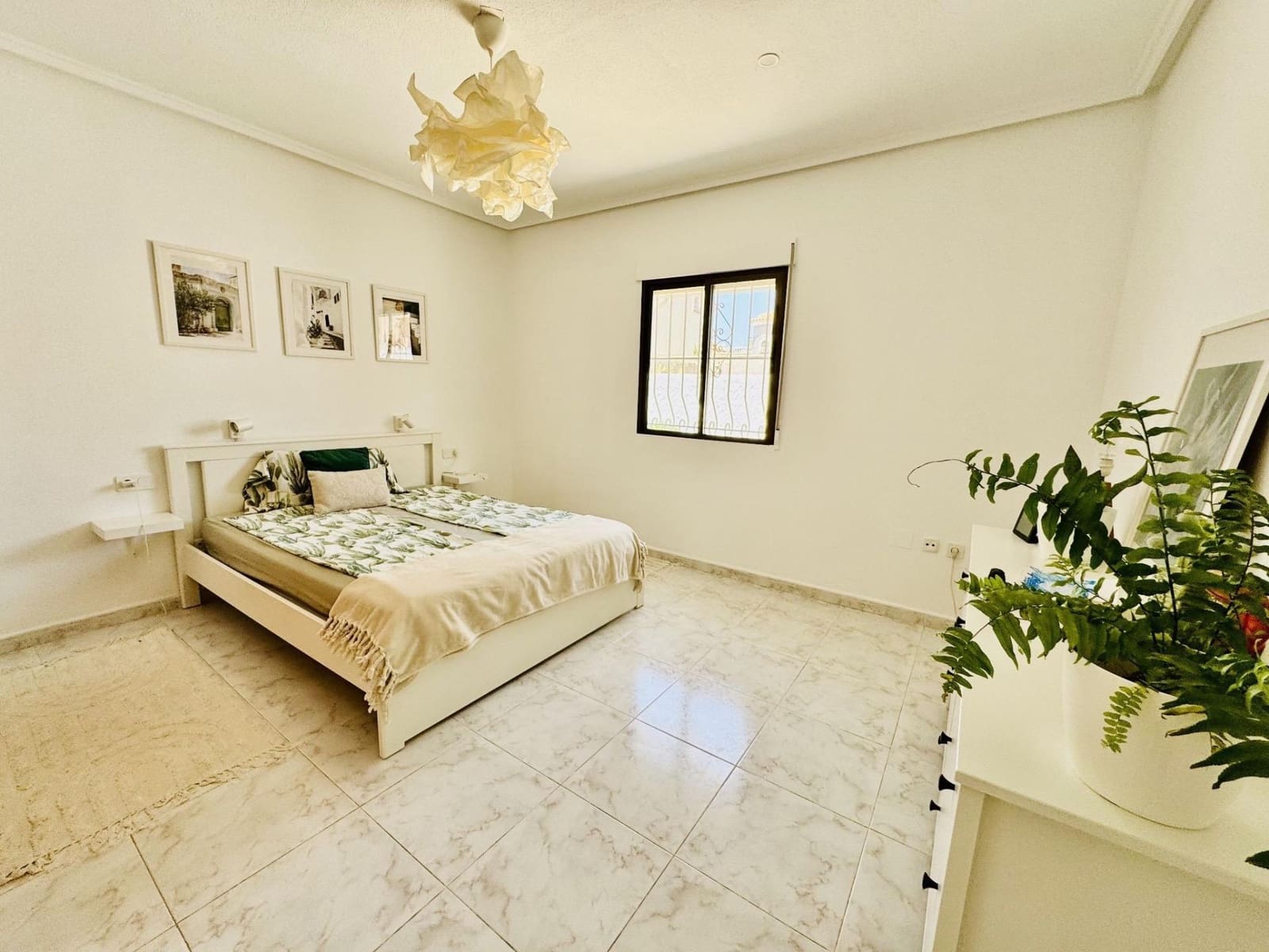 2 Zimmer Villa zu verkaufen in Torrevieja mit Pool - 315.000 € (Ref: 9937856)