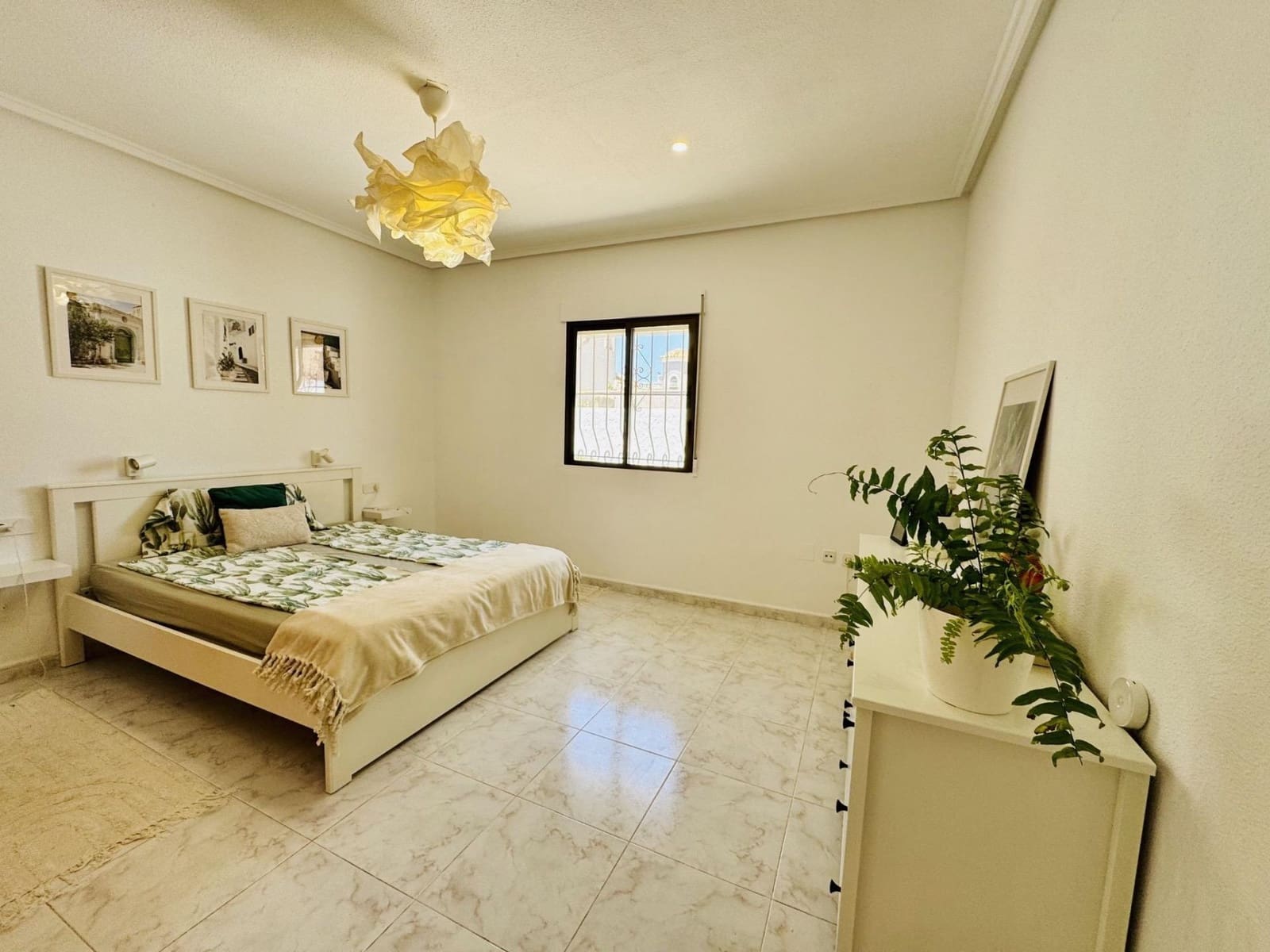 2 Zimmer Villa zu verkaufen in Torrevieja mit Pool - 315.000 € (Ref: 9937856)