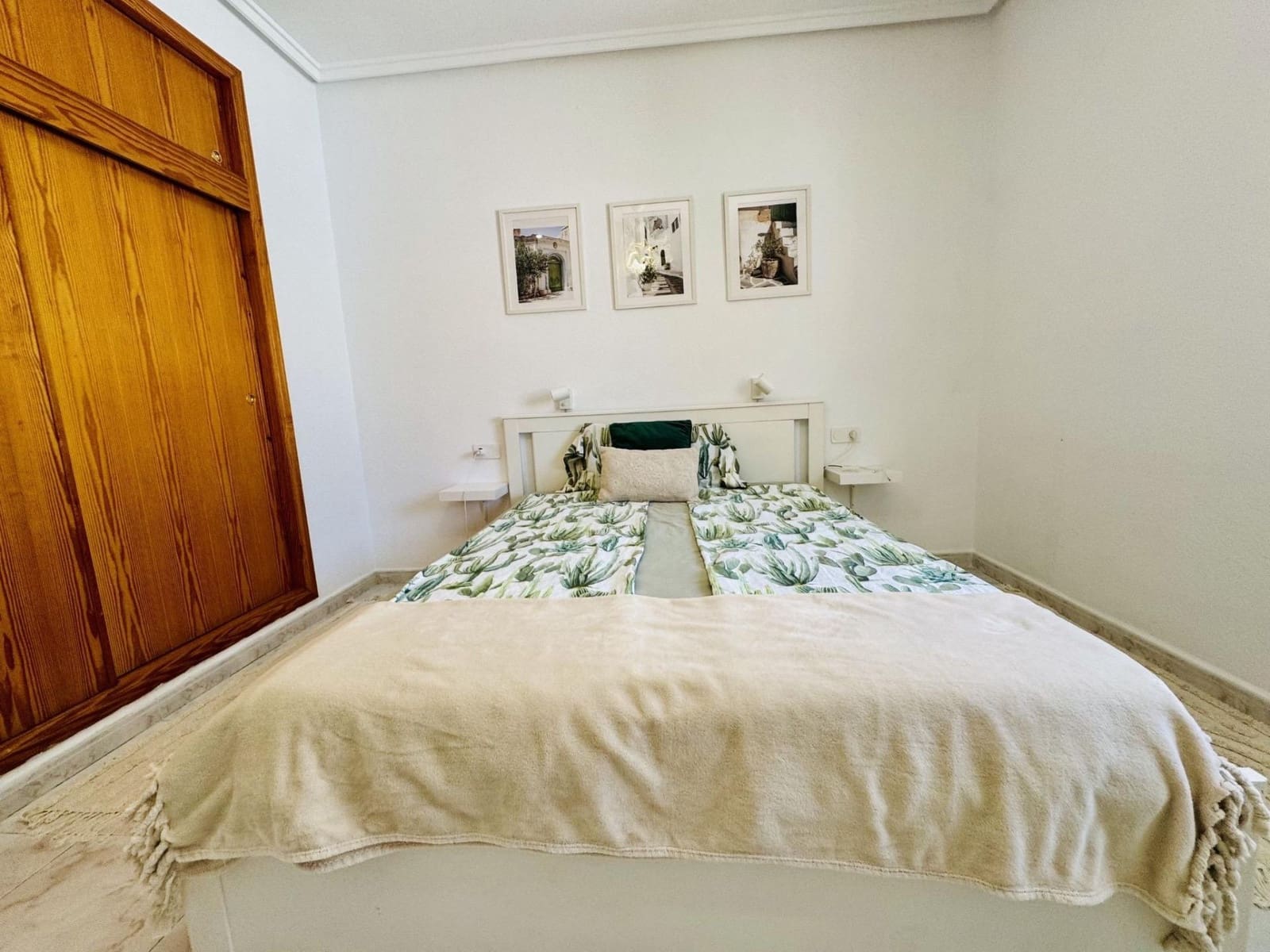 2 Zimmer Villa zu verkaufen in Torrevieja mit Pool - 315.000 € (Ref: 9937856)