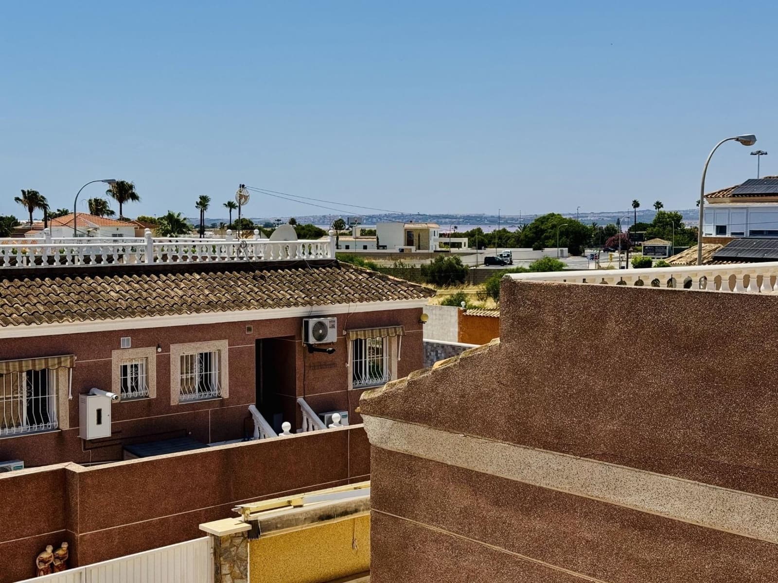 2 Zimmer Villa zu verkaufen in Torrevieja mit Pool - 315.000 € (Ref: 9937856)