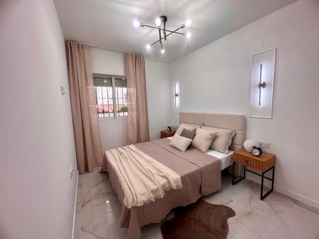 1 bedroom Apartment for sale in Torrevieja with pool - € 159,900 (Ref: 9937857)