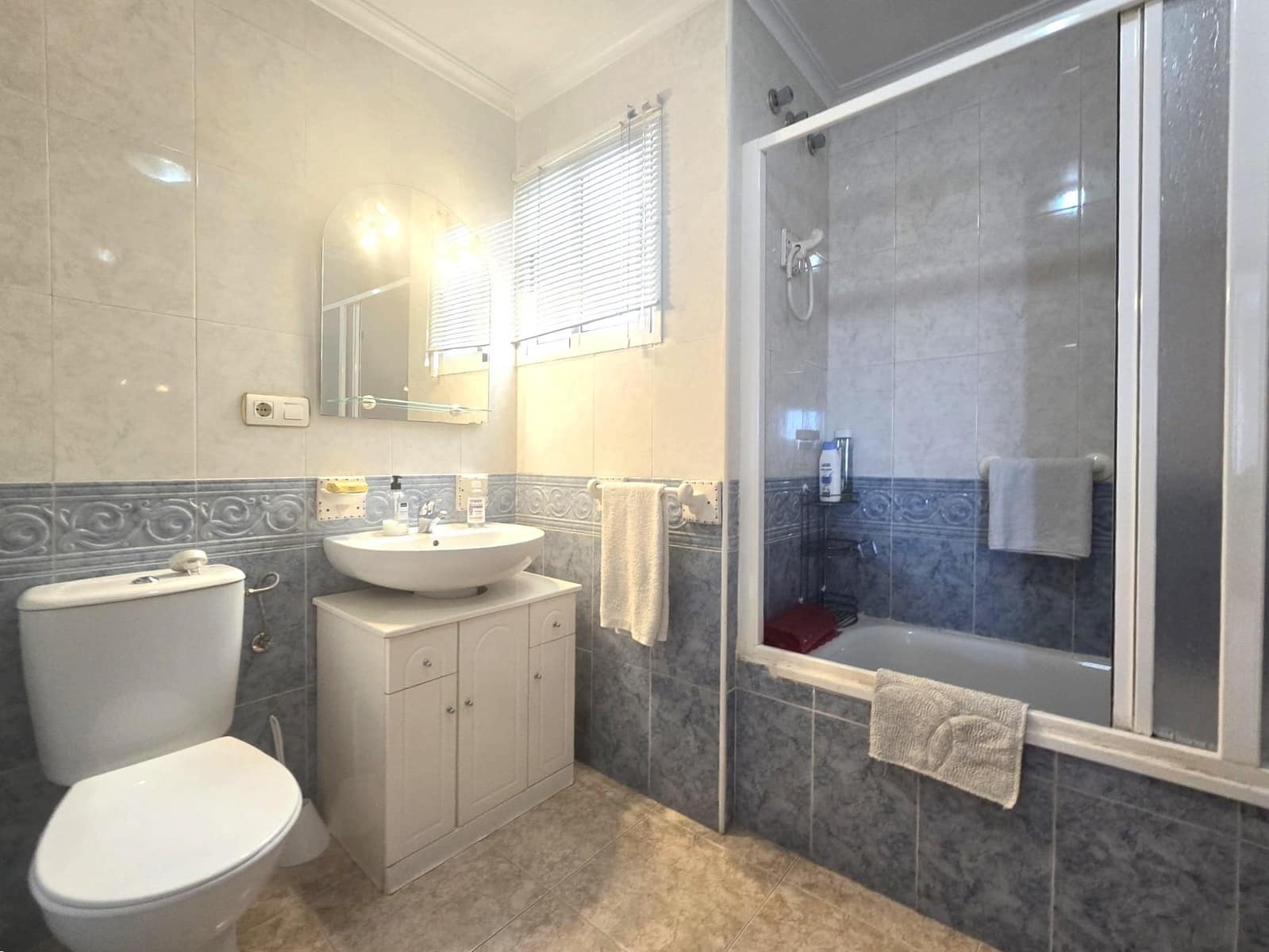 2 chambre Appartement à vendre à Torrevieja avec piscine - 145 000 € (Ref: 9937858)
