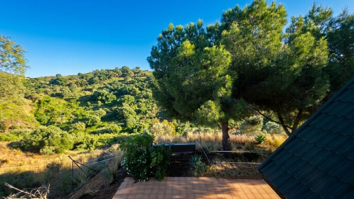4 bedroom Villa for sale in La Cala de Mijas with garage - € 795,000 (Ref: 9937861)