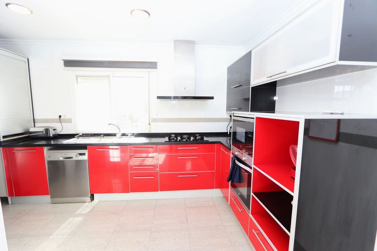 3 sypialnia Willa na sprzedaż w Sucina z basenem - 299 500 € (Ref: 9937863)