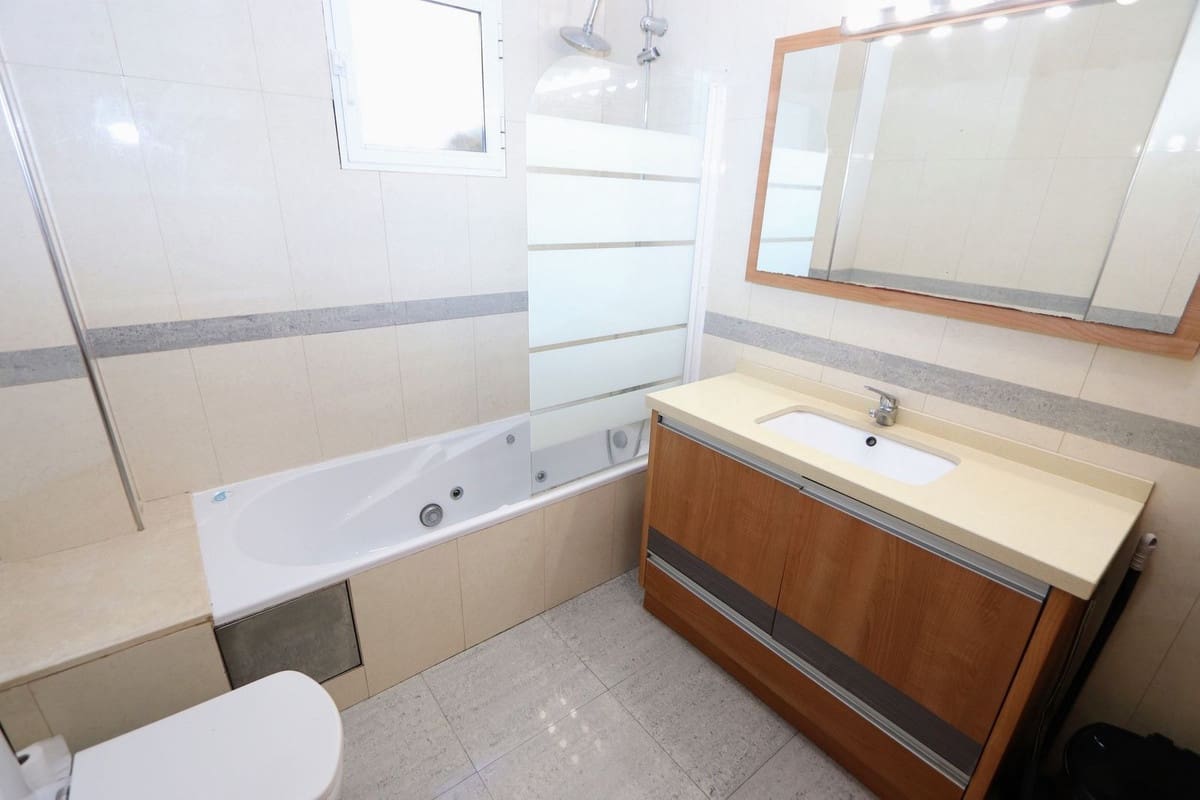 3 sypialnia Willa na sprzedaż w Sucina z basenem - 299 500 € (Ref: 9937863)