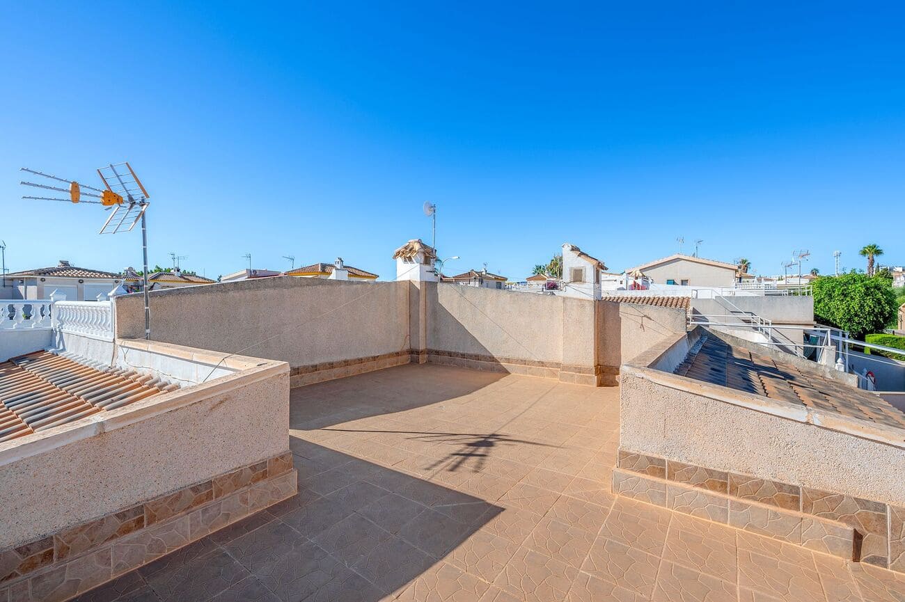 2 bedroom Bungalow for sale in Torrevieja - € 187,500 (Ref: 9939621)