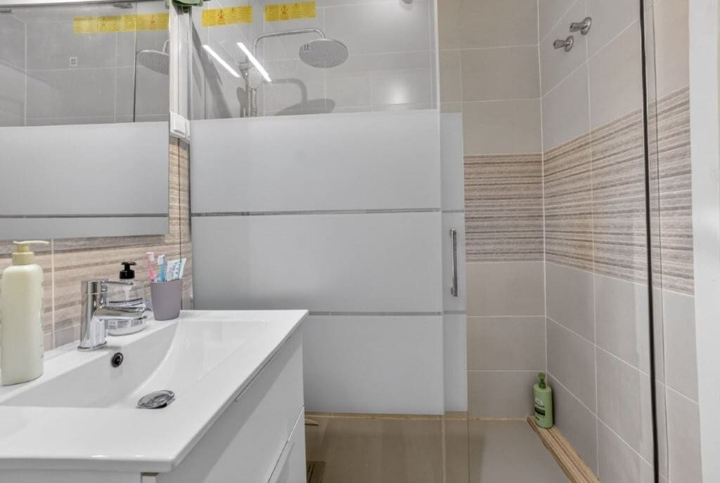 2 sovrum Takvåning till salu i Torrevieja med pool - 144 000 € (Ref: 9939631)