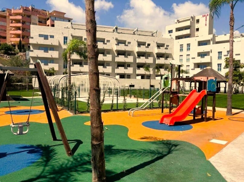 2 chambre Appartement à vendre à Mijas Costa avec piscine - 335 000 € (Ref: 9942003)