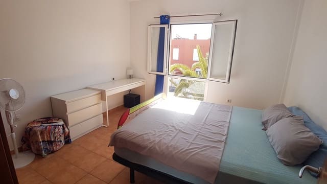 3 soverom Kjedet enebolig til salgs i Corralejo, La Oliva med garasje - € 310 000 (Ref: 9942029)