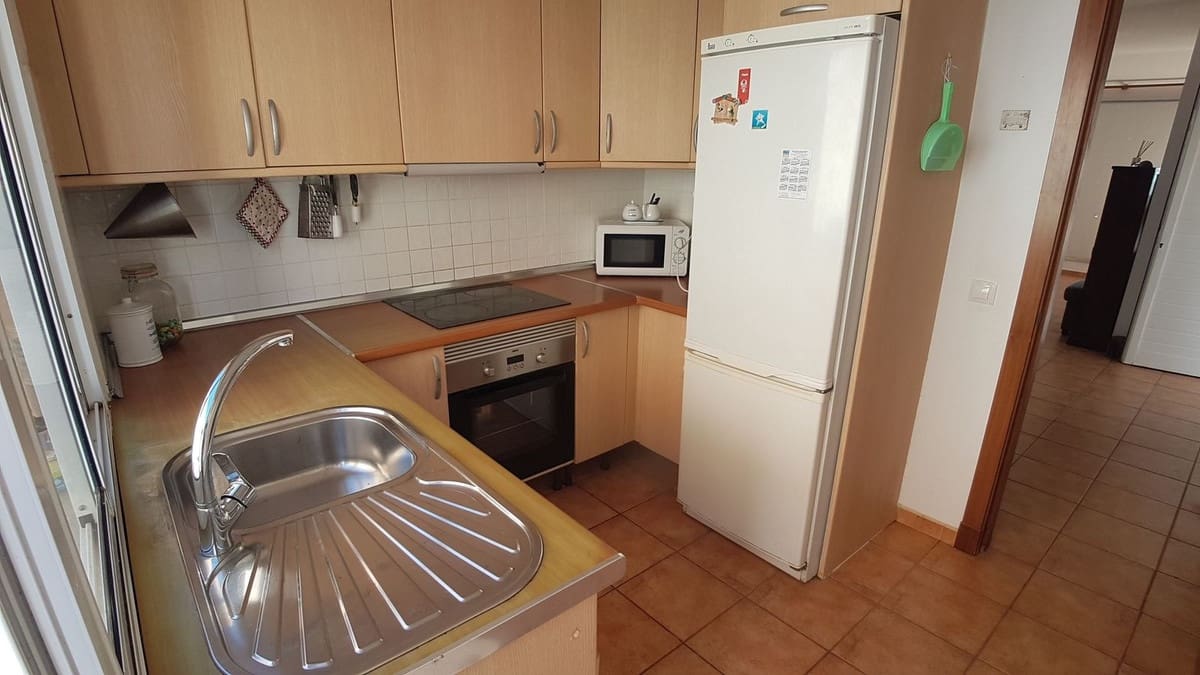 3 slaapkamer Halfvrijstaande villa te koop in Corralejo met garage - € 310.000 (Ref: 9942029)