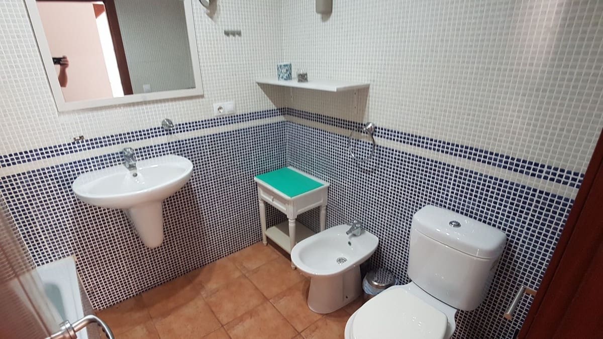3 slaapkamer Halfvrijstaande villa te koop in Corralejo met garage - € 310.000 (Ref: 9942029)