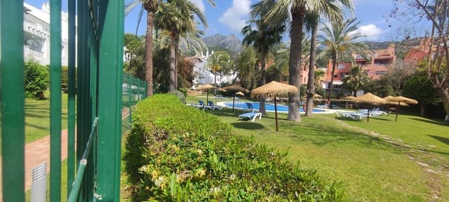 2 sypialnia Apartament na sprzedaż w Lomas De Marbella, Marbella z basenem garażem - 475 000 € (Ref: 9943417)