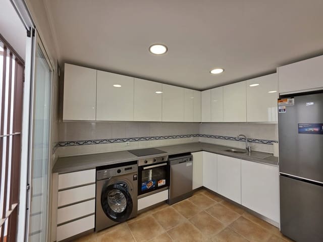 3 bedroom Townhouse for sale in Manilva Pueblo, Manilva with pool - € 269,000 (Ref: 9943419)