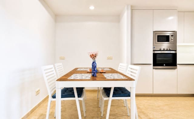 2 slaapkamer Appartement te koop in La Duquesa / Puerto de la Duquesa, Manilva - € 345.000 (Ref: 9943420)