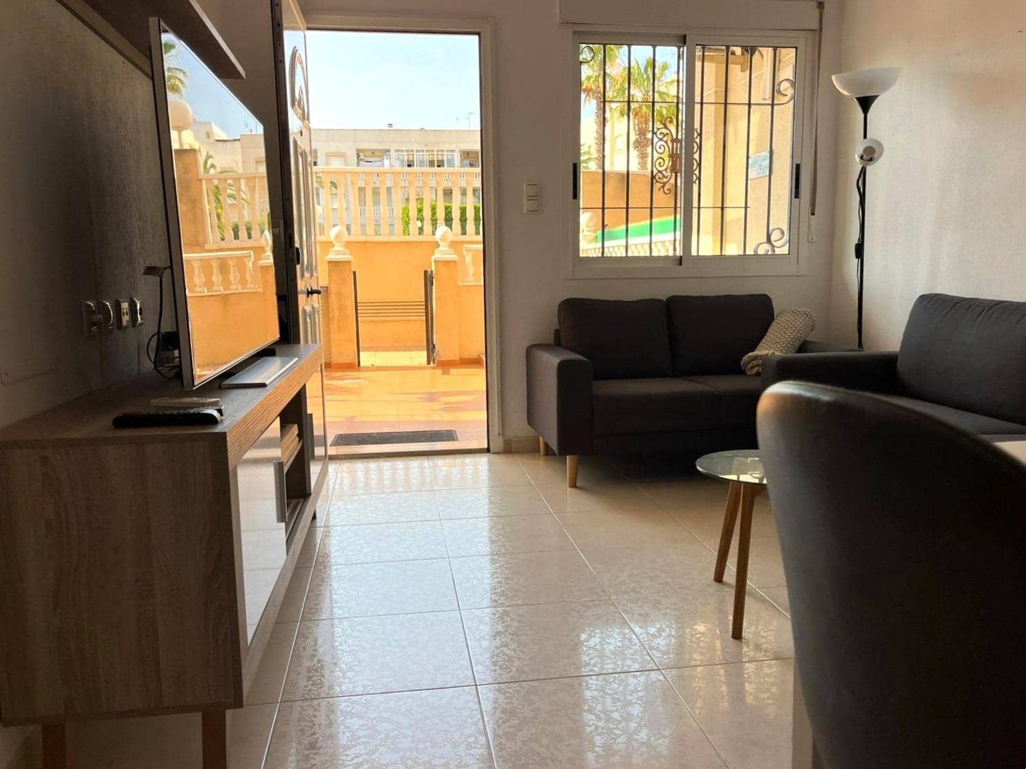 2 soverom Bungalow til salgs i Torrevieja med svømmebasseng - € 149 900 (Ref: 9943426)