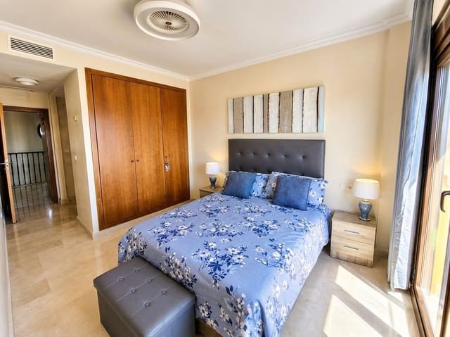 3 sovrum Semi-fristående Villa till salu i Centro, Estepona med pool garage - 469 000 € (Ref: 9945419)