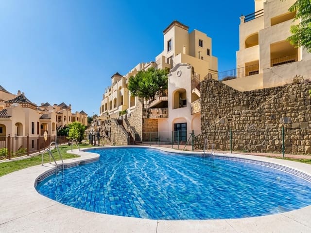3 sovrum Semi-fristående Villa till salu i Centro, Estepona med pool garage - 469 000 € (Ref: 9945419)