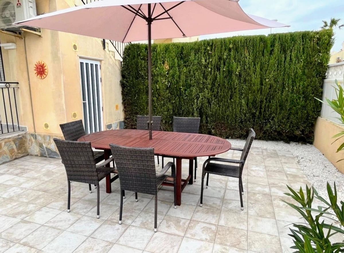 2 soveværelse Lejlighed til salg i Playa Flamenca med swimmingpool - € 165.900 (Ref: 9947507)